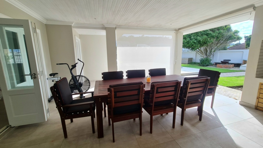 4 Bedroom Property for Sale in Whale Rock Western Cape